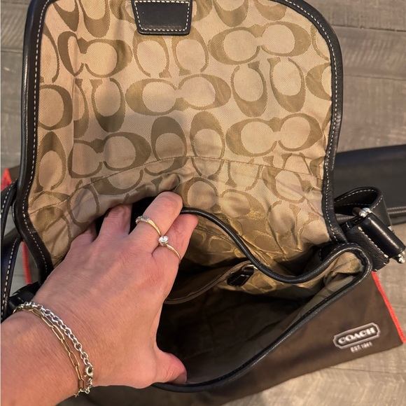 Used coach purse with matching wallet - Picture 5 of 9